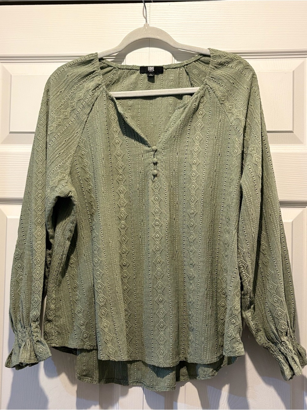 Frye Green Textured V-Neck Button-Front Cinch Long Sleeve Blouse Flowy Boho Sz L
